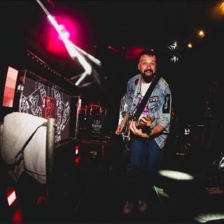 Už za 14 dní to bouchne 💥 Naše nejlepší tour a k tomu konečně nová deska!! Na koncertech potřebujeme všechny naše...