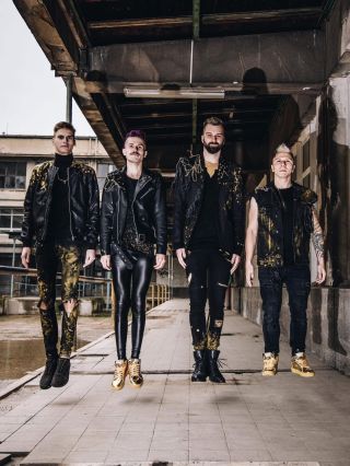 Tradičně vám posíláme čtyři mladý hvězdy pro štěstí 🤩! Krásné Vánoce všem, kamarádi 🥰. Tip na nejlepší dárek? 1, zadej do...